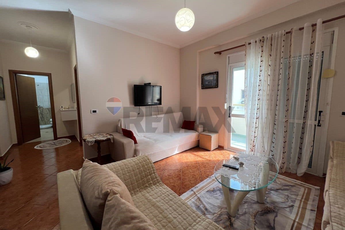 Apartament - Për Qira - Lungomare, Vlorë 2