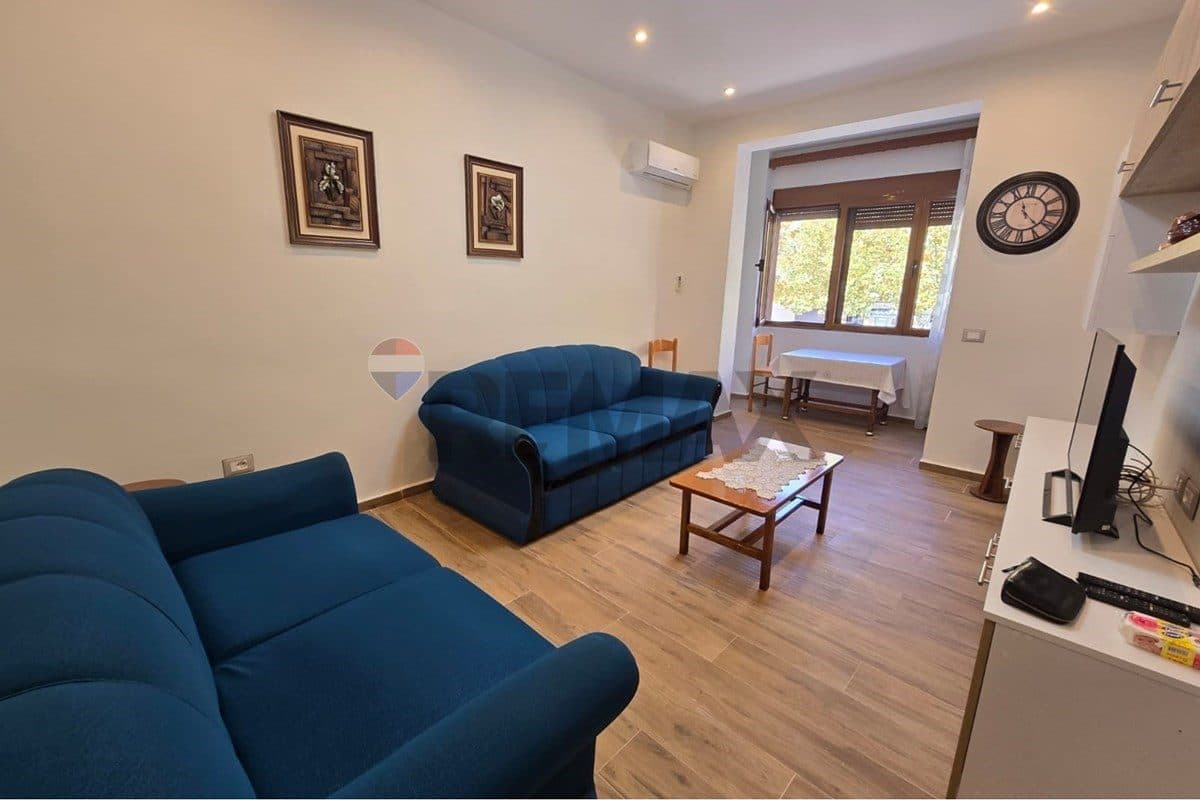 Apartament - Për Qira - Bulevardi Ismail Qemali, Vlorë