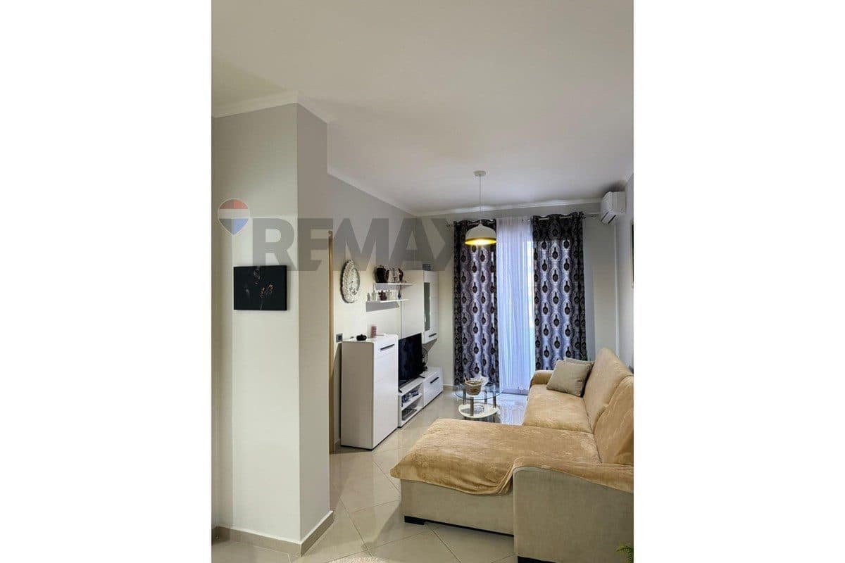 🏢 APARTAMENT 2+1+2 ME QIRA – BULEVARDI, VLORË 2