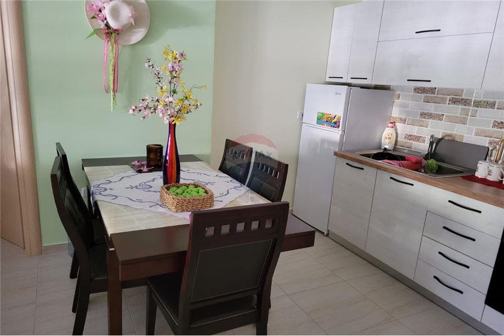 Apartament - Për Qira - Rruga Dhimitër Konomi, Vlorë 4