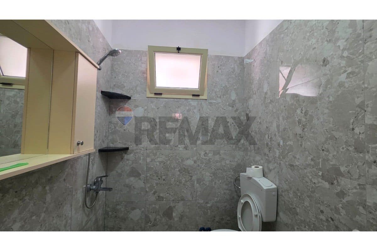 🏡 APARTAMENT 2+1 ME QIRA – PRANË SHKOLLËS REALD, VLORË
