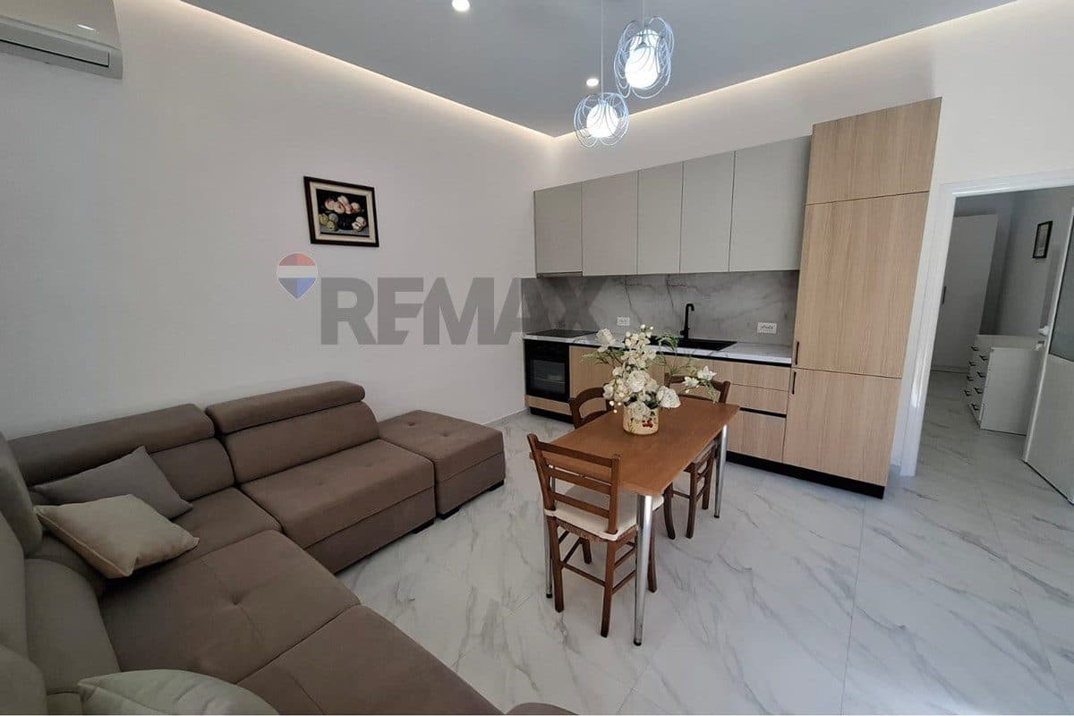 Shtepi Private - Për Qira - Rruga Pelivan Leskaj, Vlorë 3