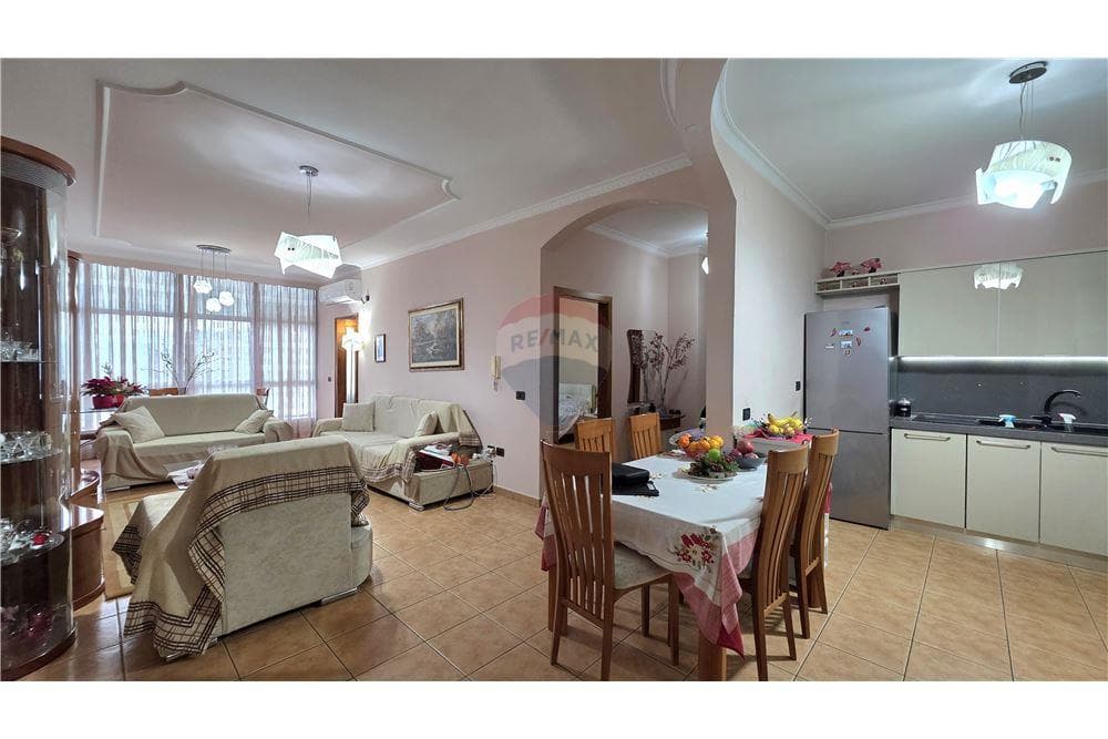 Apartament - Në Shitje - Vlorë, Vlorë 3