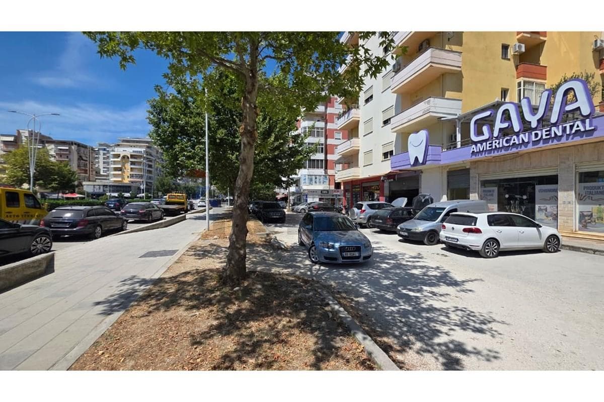 🏢 DYQAN NË SHITJE – RRUGA GJERGJ KASTRIOTI, VLORË