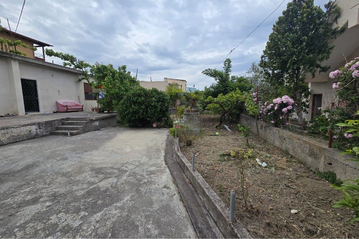 Shtepi Private - Në Shitje - Rruga Gjergj Kastrioti, Vlorë