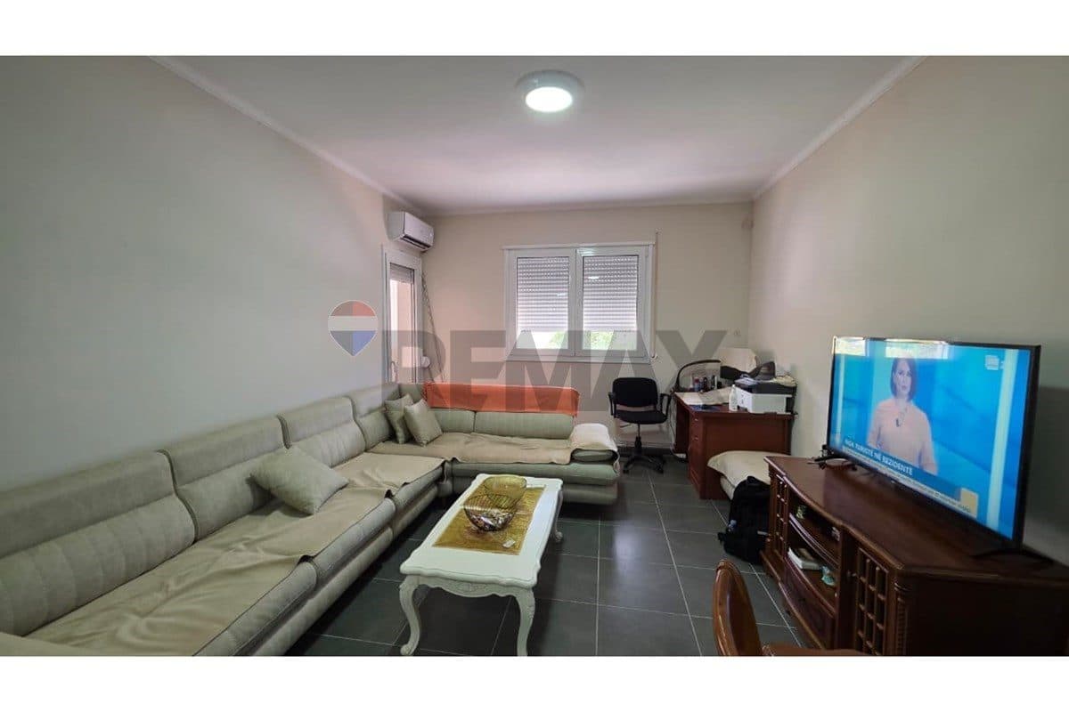 Apartament - Për Qira - Rruga Pelivan Leskaj, Vlorë 2