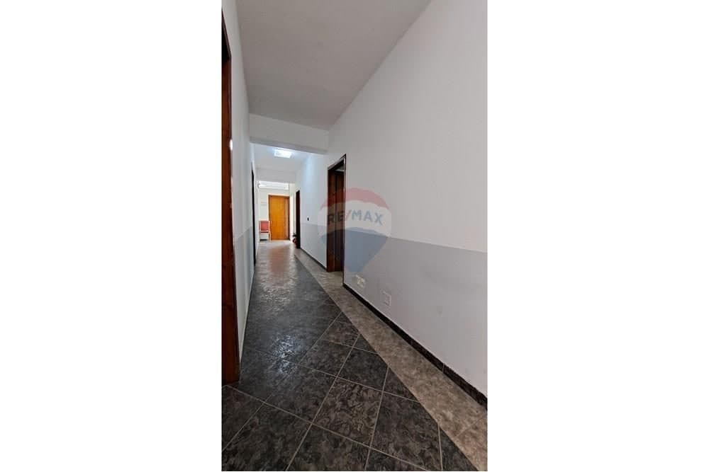 🏢 ZYRË PREMIUM ME QIRA – BLV. ISMAIL QEMALI, VLORË!