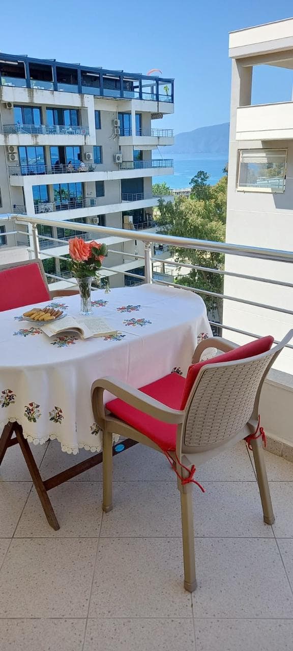 🌊 APARTAMENT 1+1 ME QIRA AFATGJATË – LUNGOMARE, VLORË