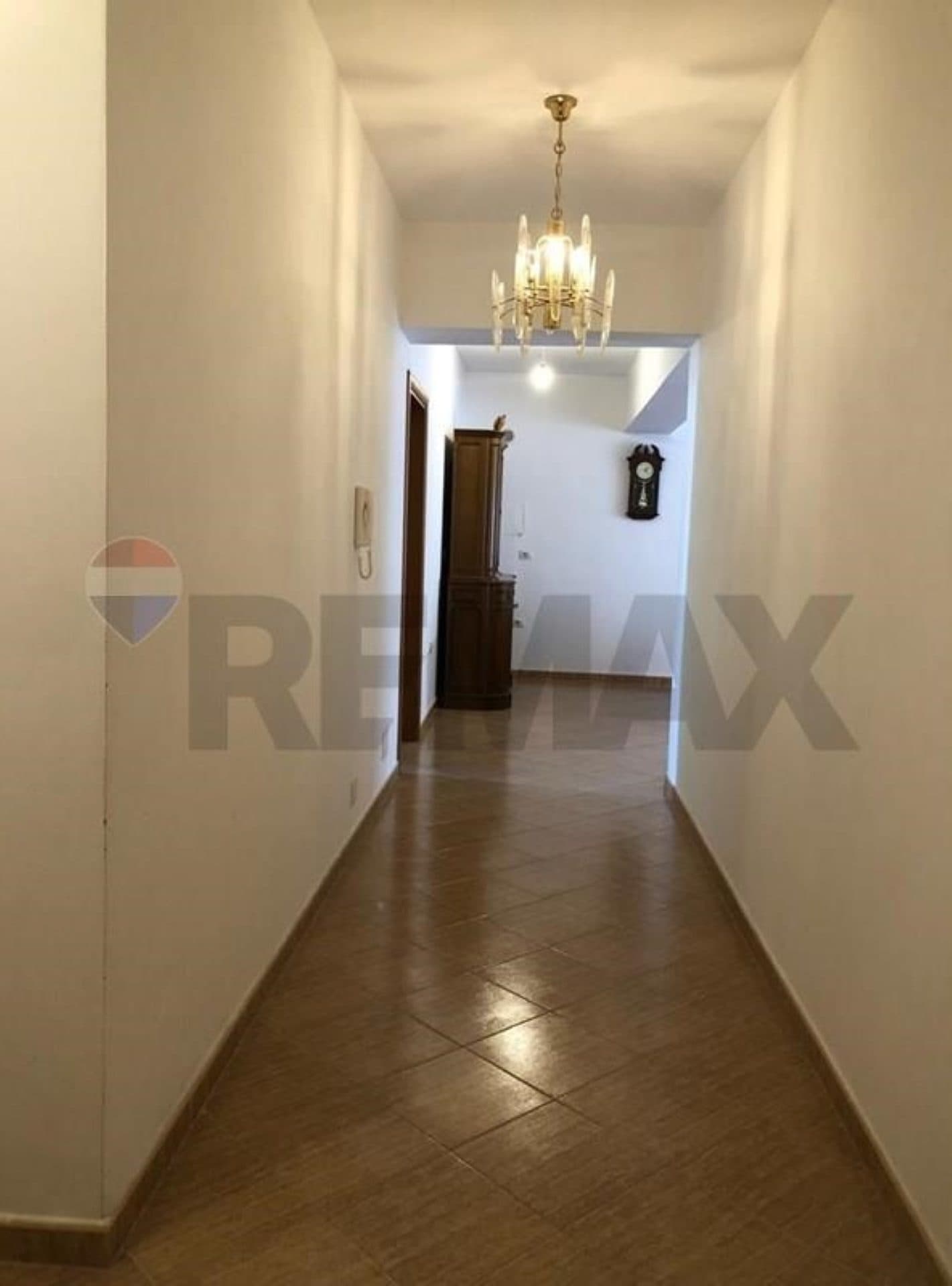 🌊 Apartament 3+1 për Qira në Lungomare, Vlorë