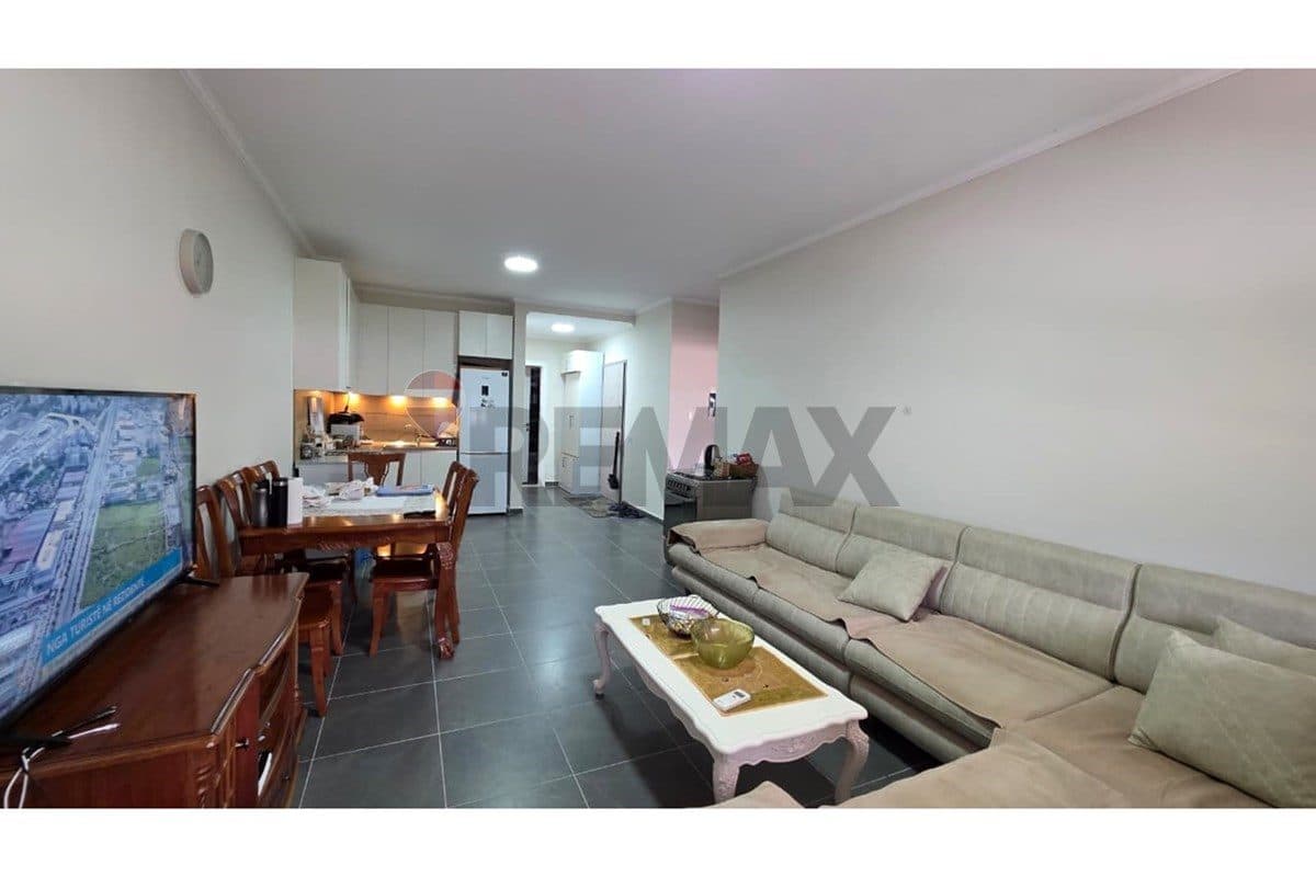 Apartament - Për Qira - Rruga Pelivan Leskaj, Vlorë 3