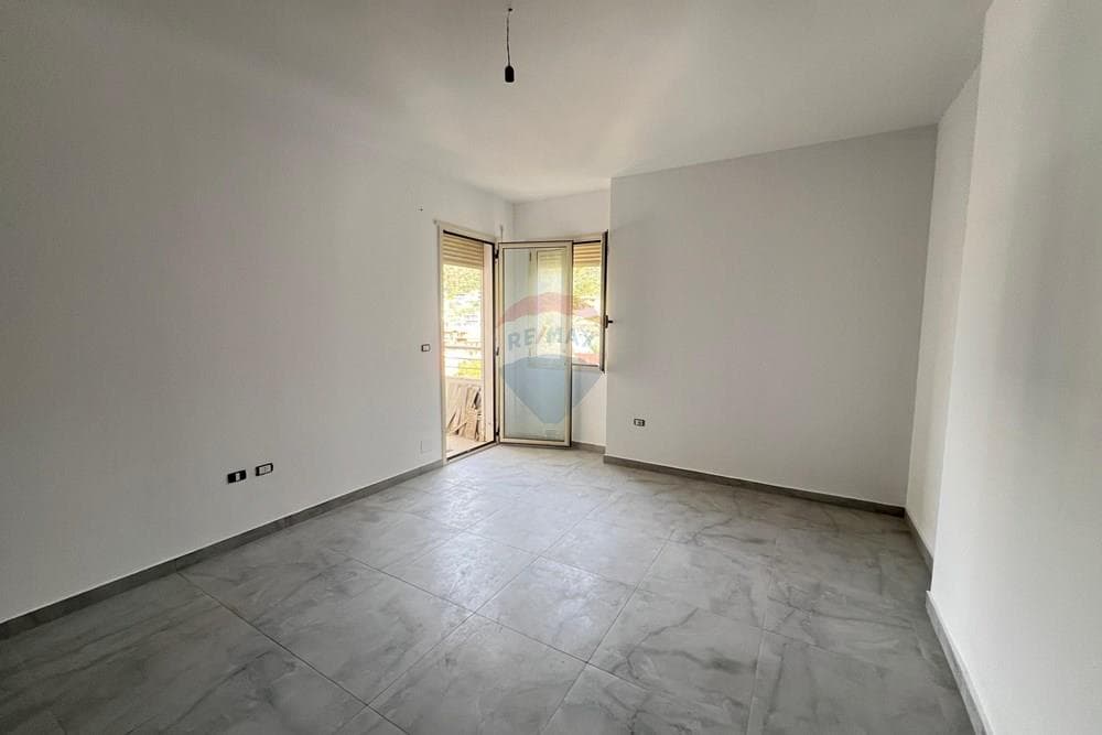 Garsoniere - Në Shitje - Rruga Reshat Osmani, Vlorë 2