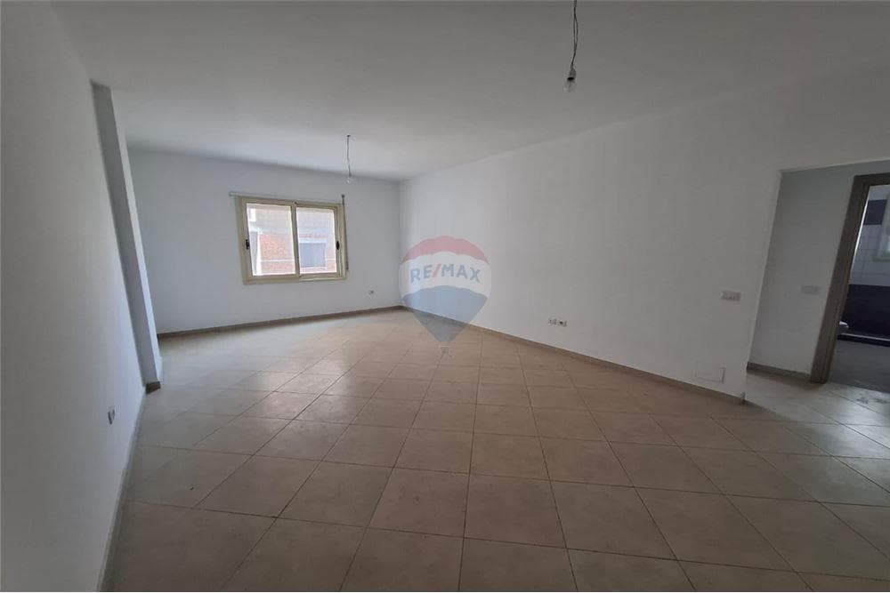 Apartament - Në Shitje - Rruga Gjergj Kastrioti, Vlorë