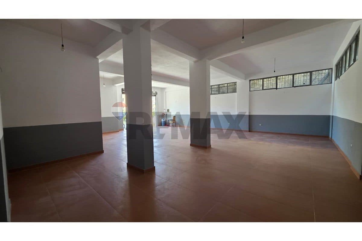 Magazine - Për Qira - Rruga Mustafa Bello, Vlorë