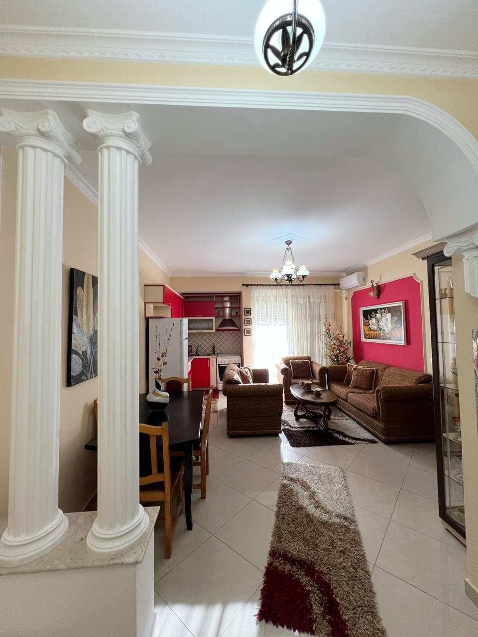 🌊 APARTAMENT 1+1 ME QIRA AFATGJATË – LUNGOMARE, VLORË