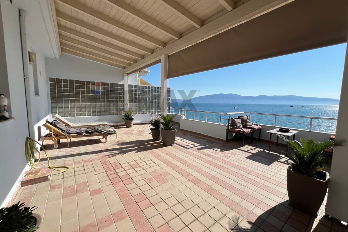🌊 PAPAFINGO ME QIRA NË LUNGOMARE, VLORË 🏡✨ 2