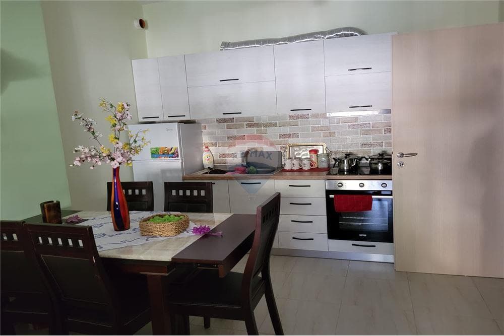 Apartament - Për Qira - Rruga Dhimitër Konomi, Vlorë 3