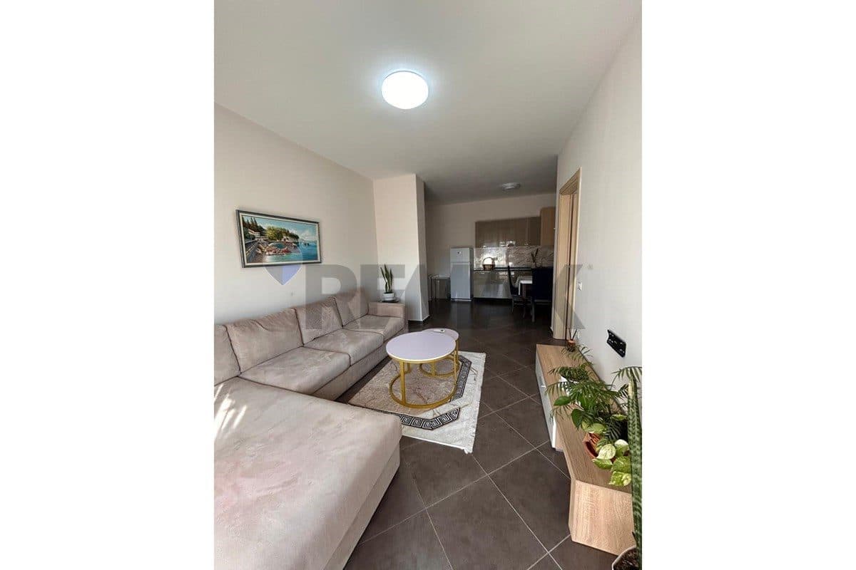 APARTAMENT 1+1 ME QIRA – QENDËR, VLORË!