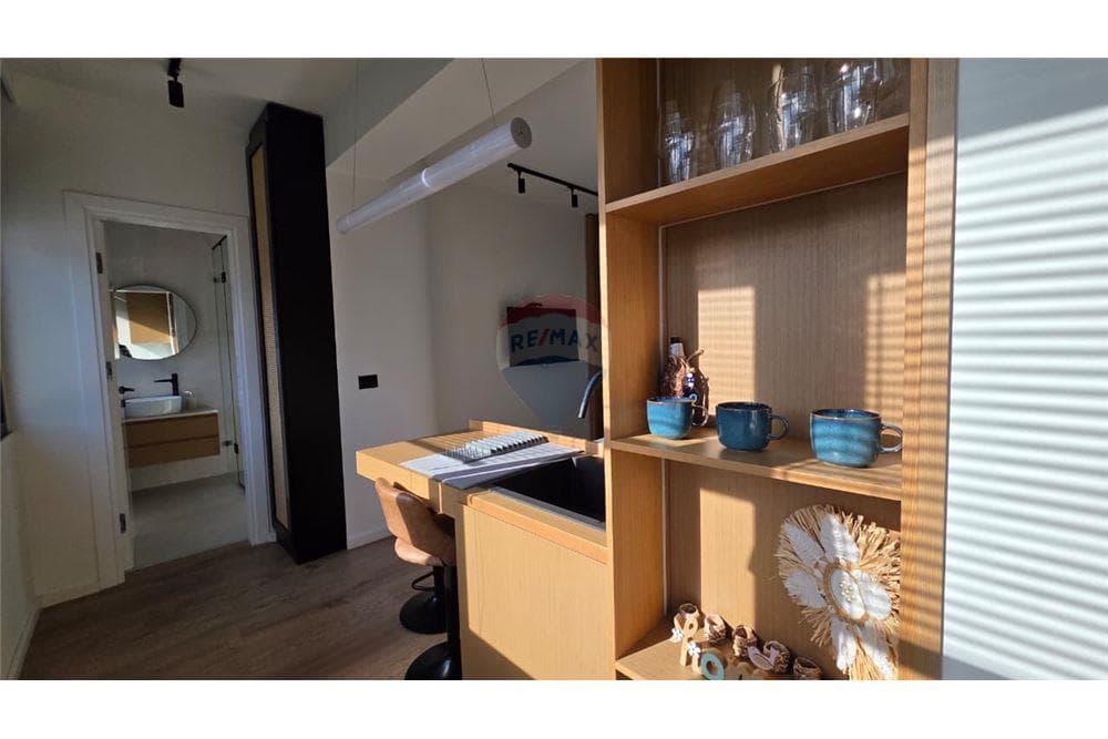 Shitet Garsoniere + Apartament 1+1 në Lungomare 3