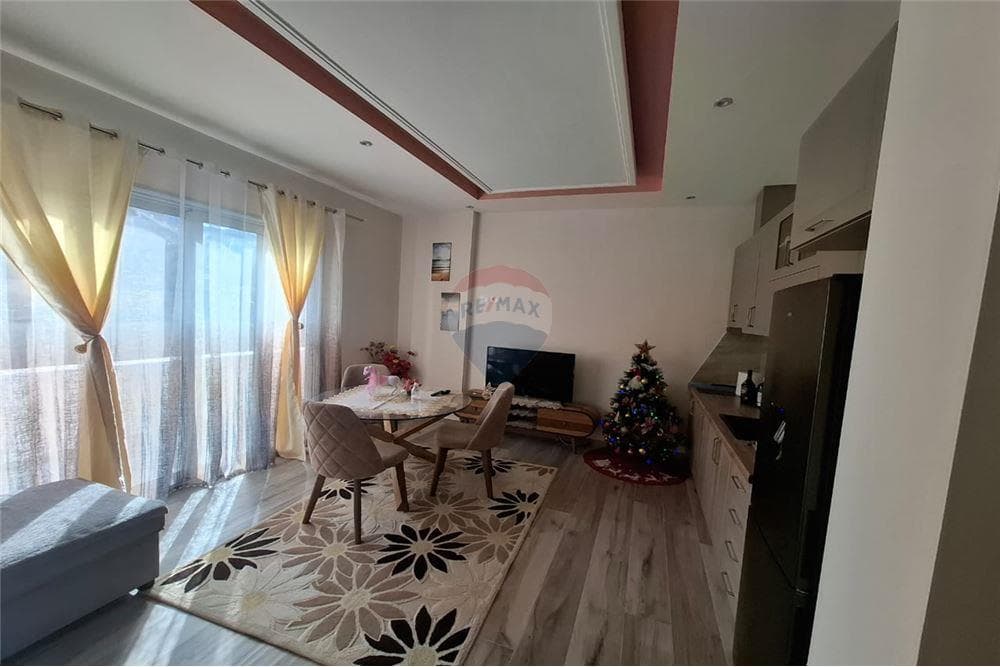 Apartament - Në Shitje - Rruga Ali Demi, Vlorë 3