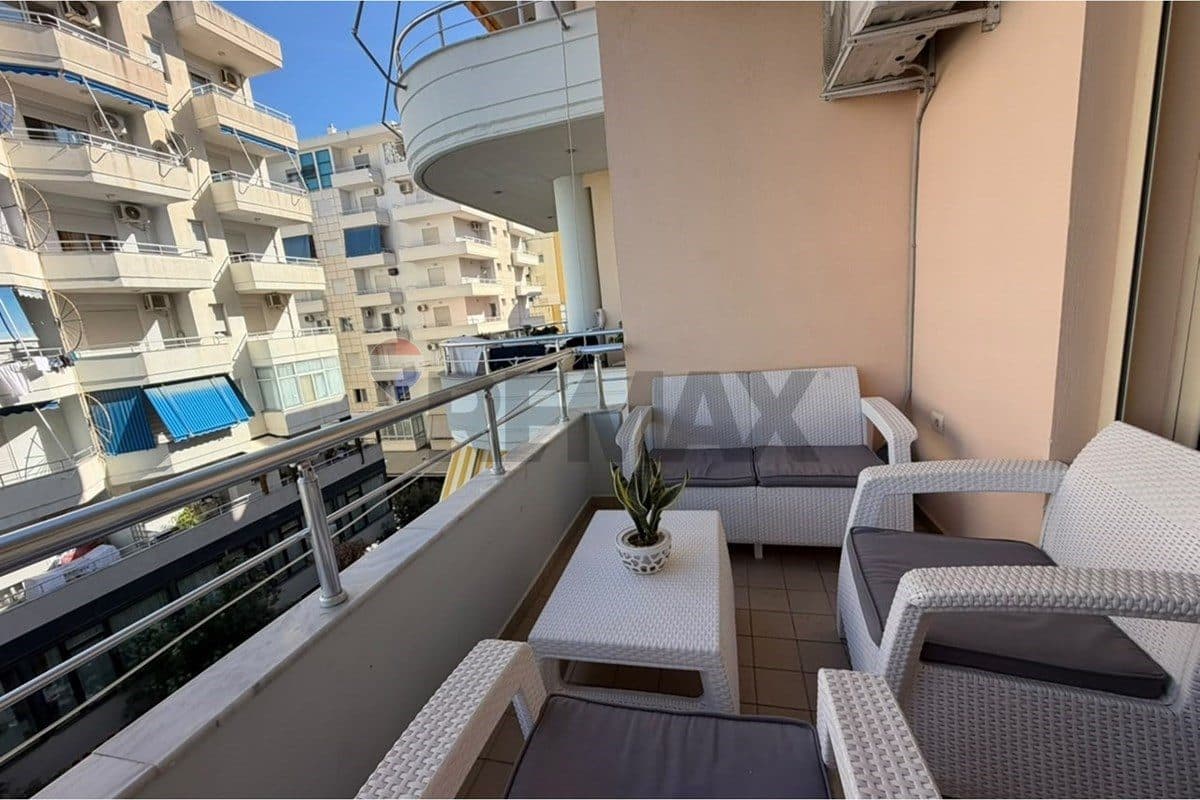 🏡 APARTAMENT 2+1 ME QIRA AFATGJATË – LUNGOMARE, VLORË! 🌊 2