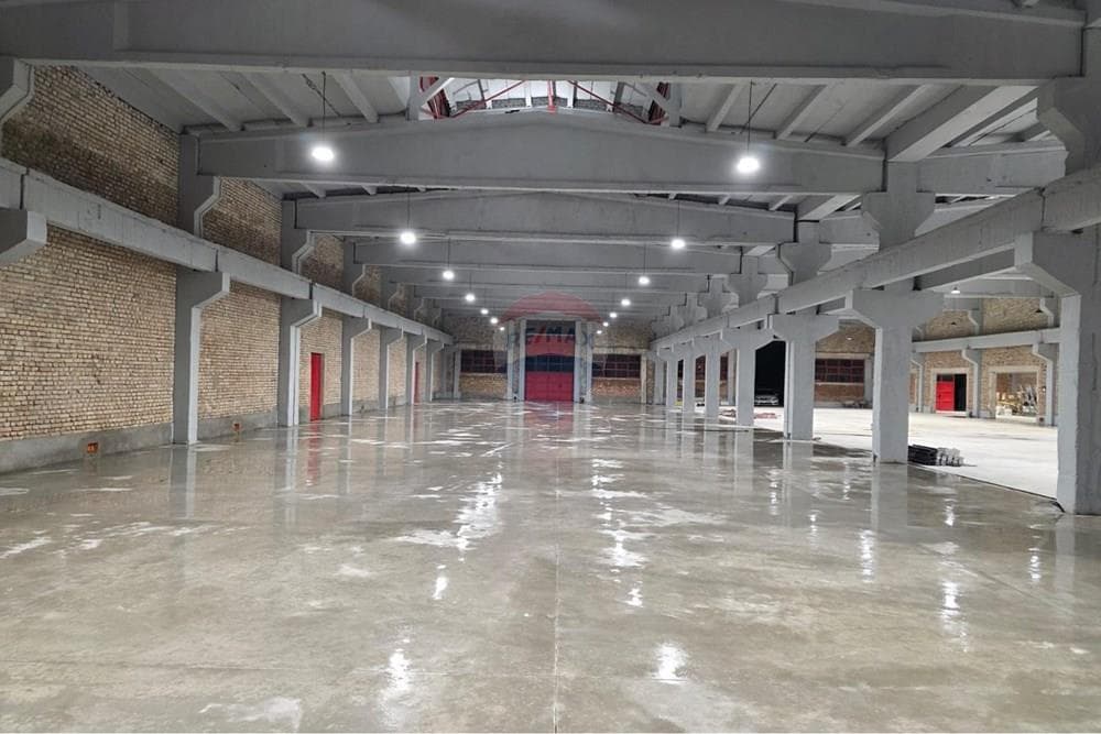 Magazine - Për Qira - Rruga Demokracia, Vlorë