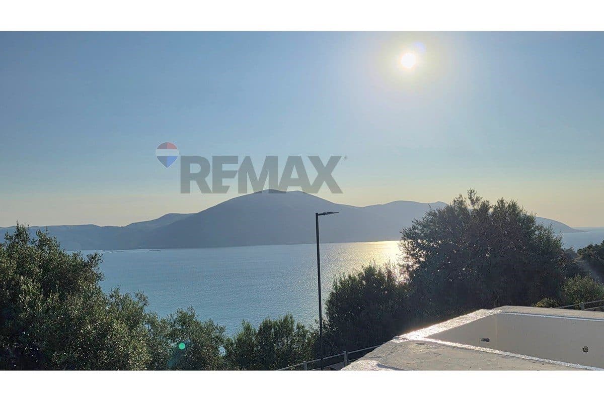 🌊 JETONI LUKSIN NË ZEMËR TË RIVIERËS SHQIPTARE!