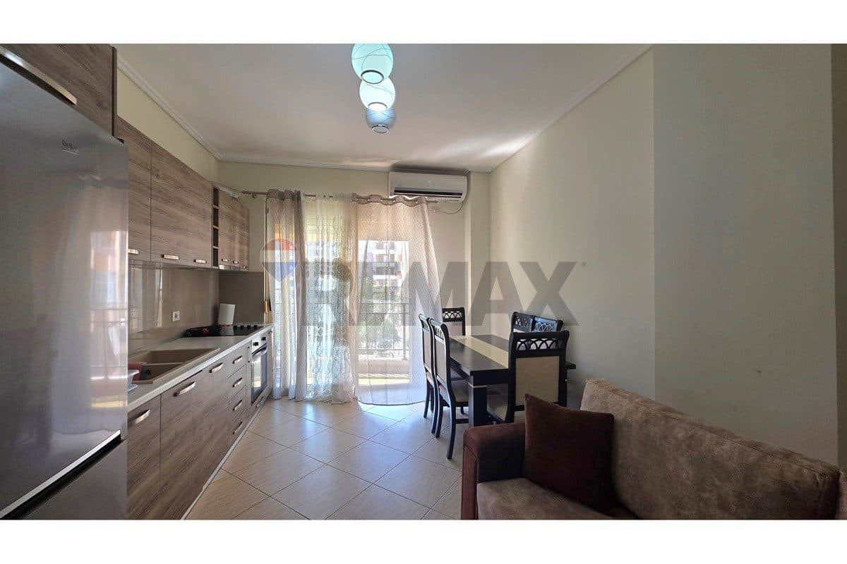 Apartament - Për Qira - Lungo Mare, Vlorë 3