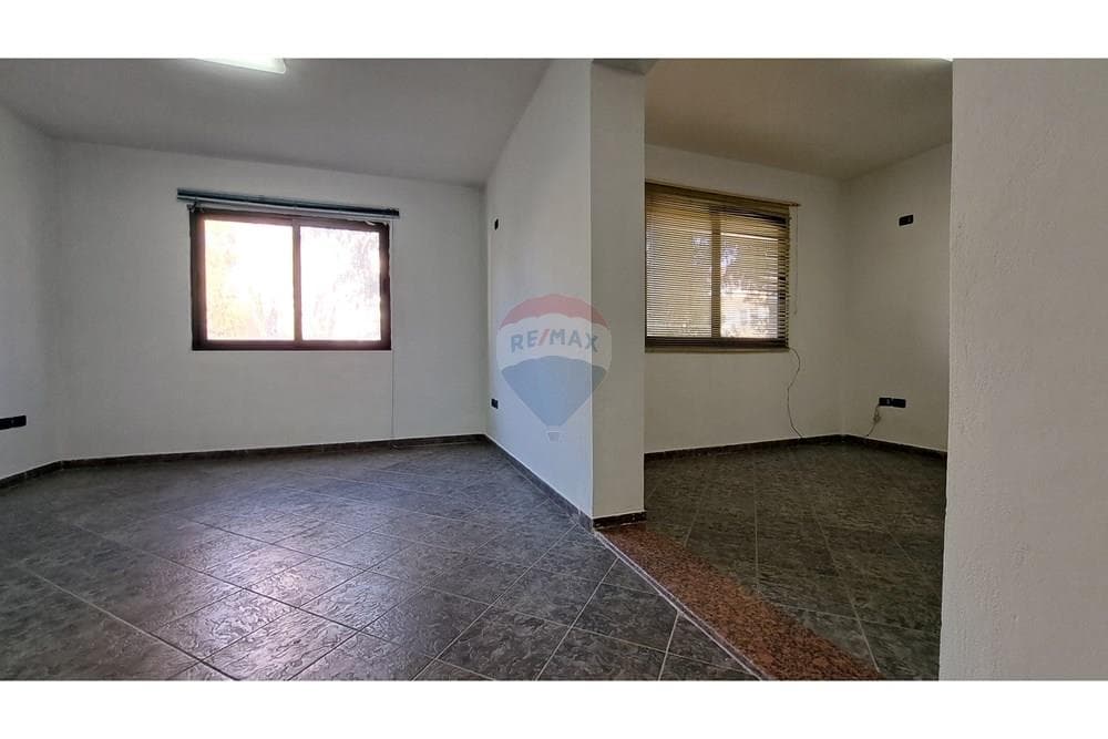 🏢 ZYRË PREMIUM ME QIRA – BLV. ISMAIL QEMALI, VLORË!