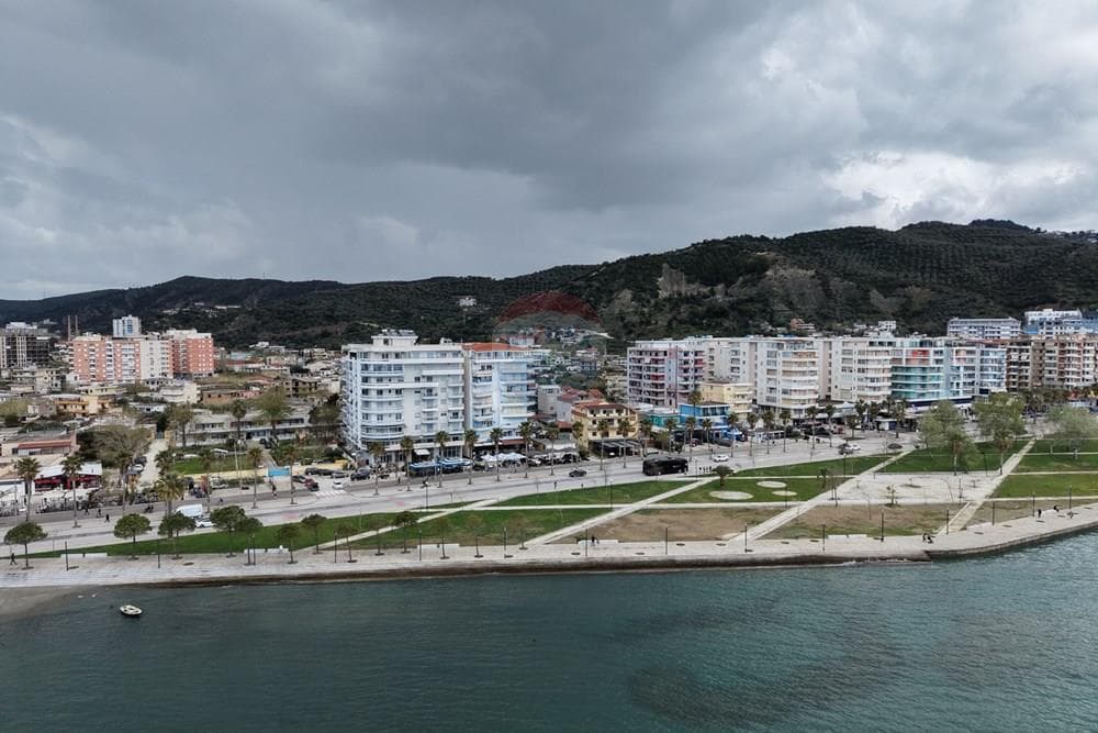 Dyqan - Në Shitje - Lungomare, Vlorë