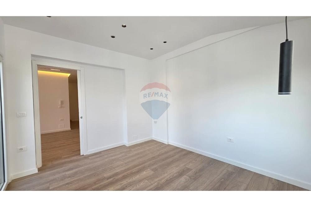 Apartament 2+1+2 në Shitje – Lungomare, Vlorë 4
