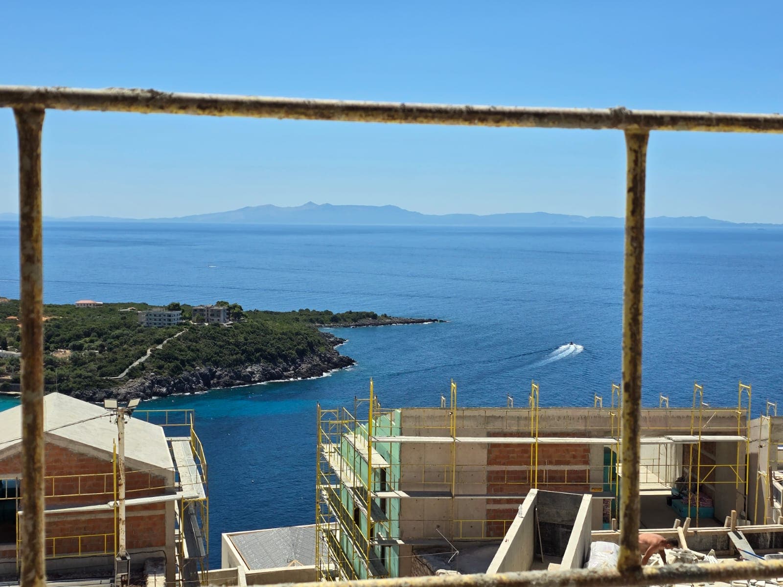 APARTAMENT EKSKLUZIV 1+1 NË SHITJE – JALË, RIVIERA SHQIPTARE 3