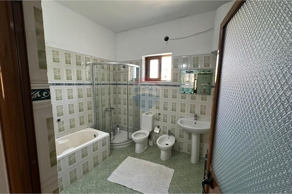Shtepi Private - Në Shitje - Vlorë, Vlorë 4