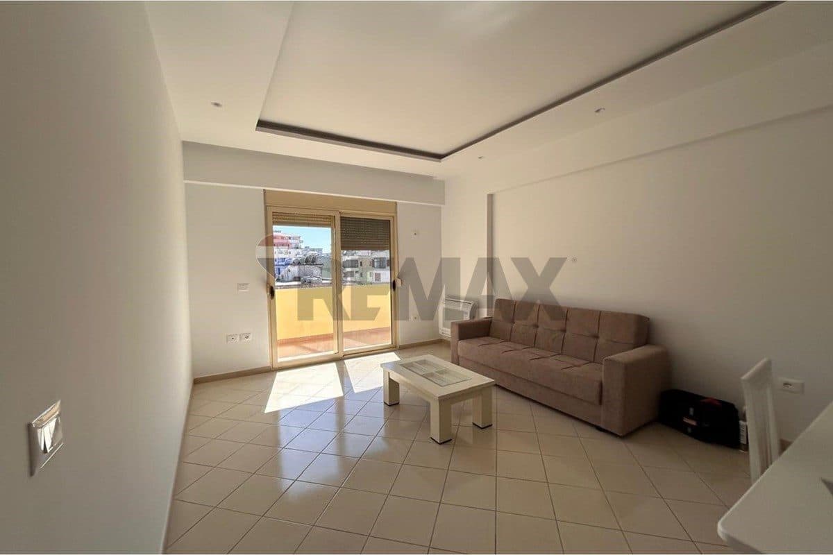 Apartament - Për Qira - Rruga Hasan Kushta, Vlorë