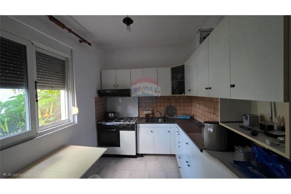 Shtepi Private - Në Shitje - Rruga e Re, Vlorë 2