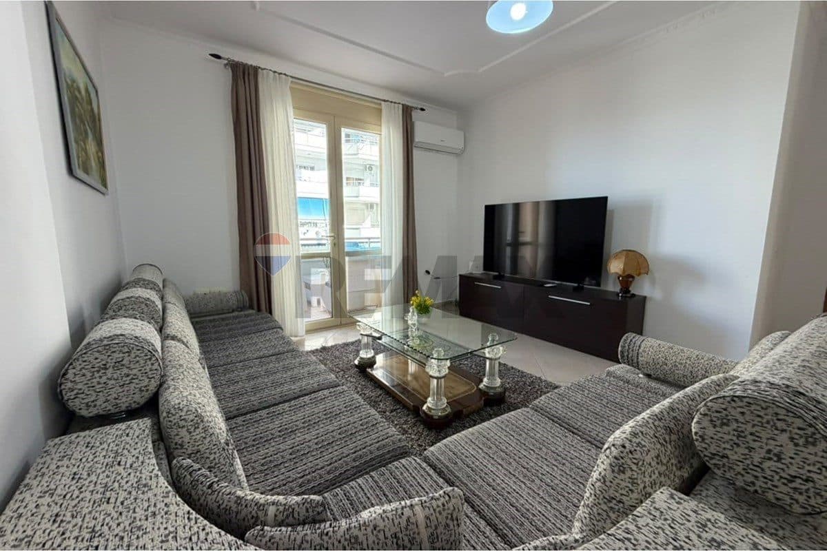🏡 APARTAMENT 2+1 ME QIRA AFATGJATË – LUNGOMARE, VLORË! 🌊