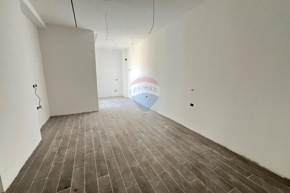 Apartament - Në Shitje - Rruga Dhimitër Konomi, Vlorë 2