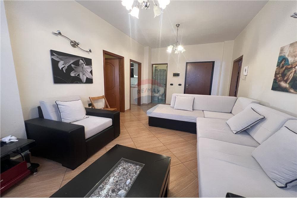 Apartament ne shitje 2+1 perballë AZA 2