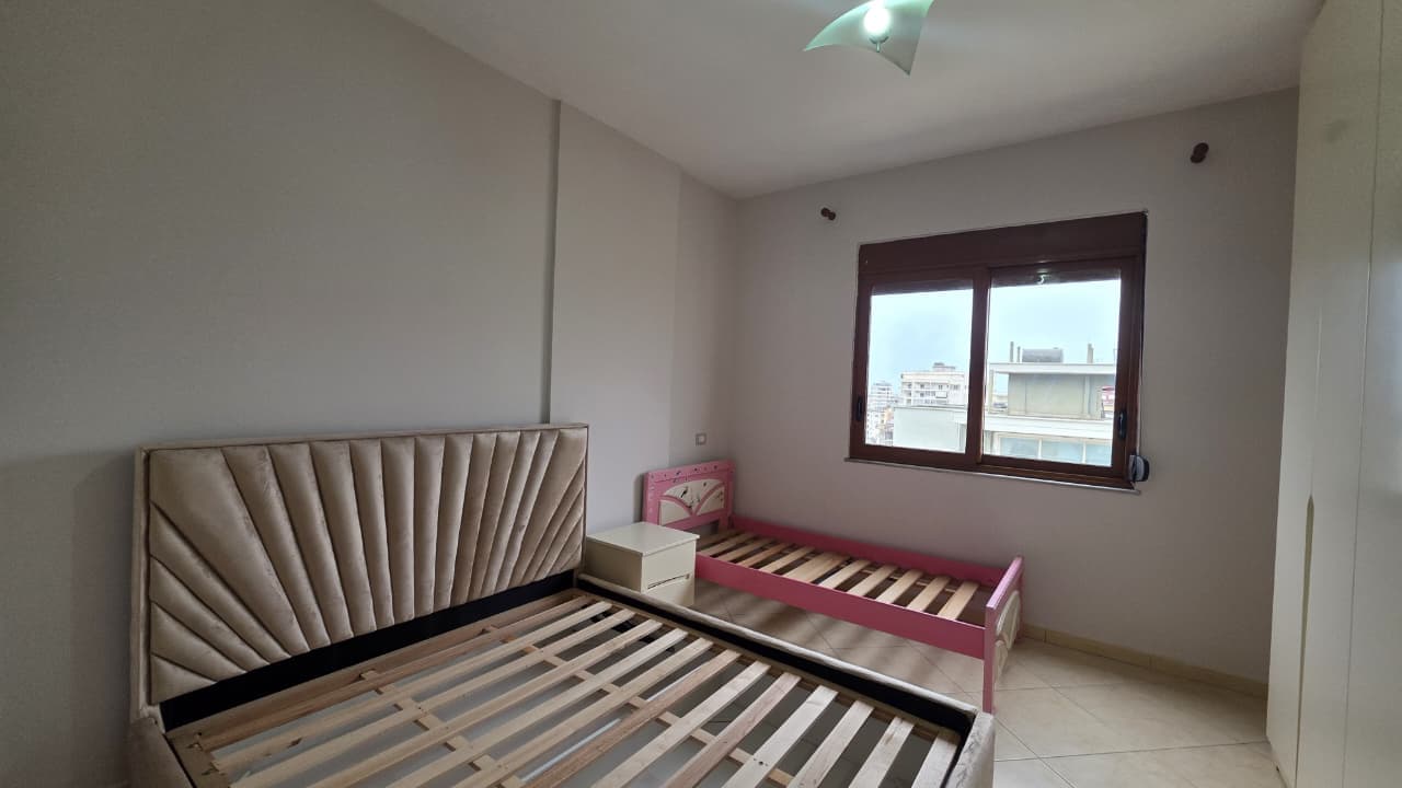 🏡 APARTAMENT 1+1 NË SHITJE – BULEVARDI KRYESOR, VLORË