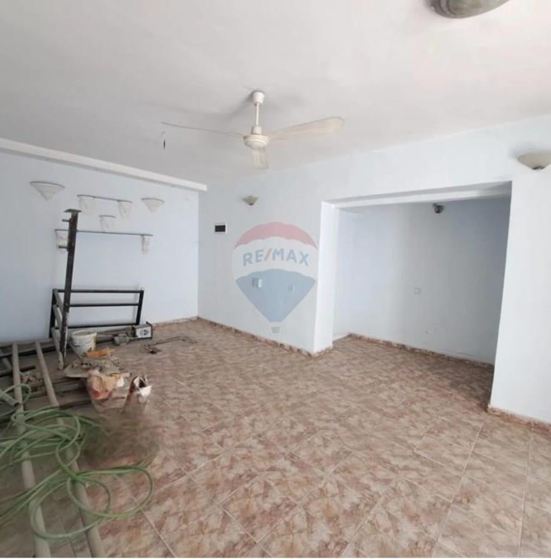 🏢 DYQAN PËR SHITJE NË RRUGËN ALI DEMI, VLORË 3