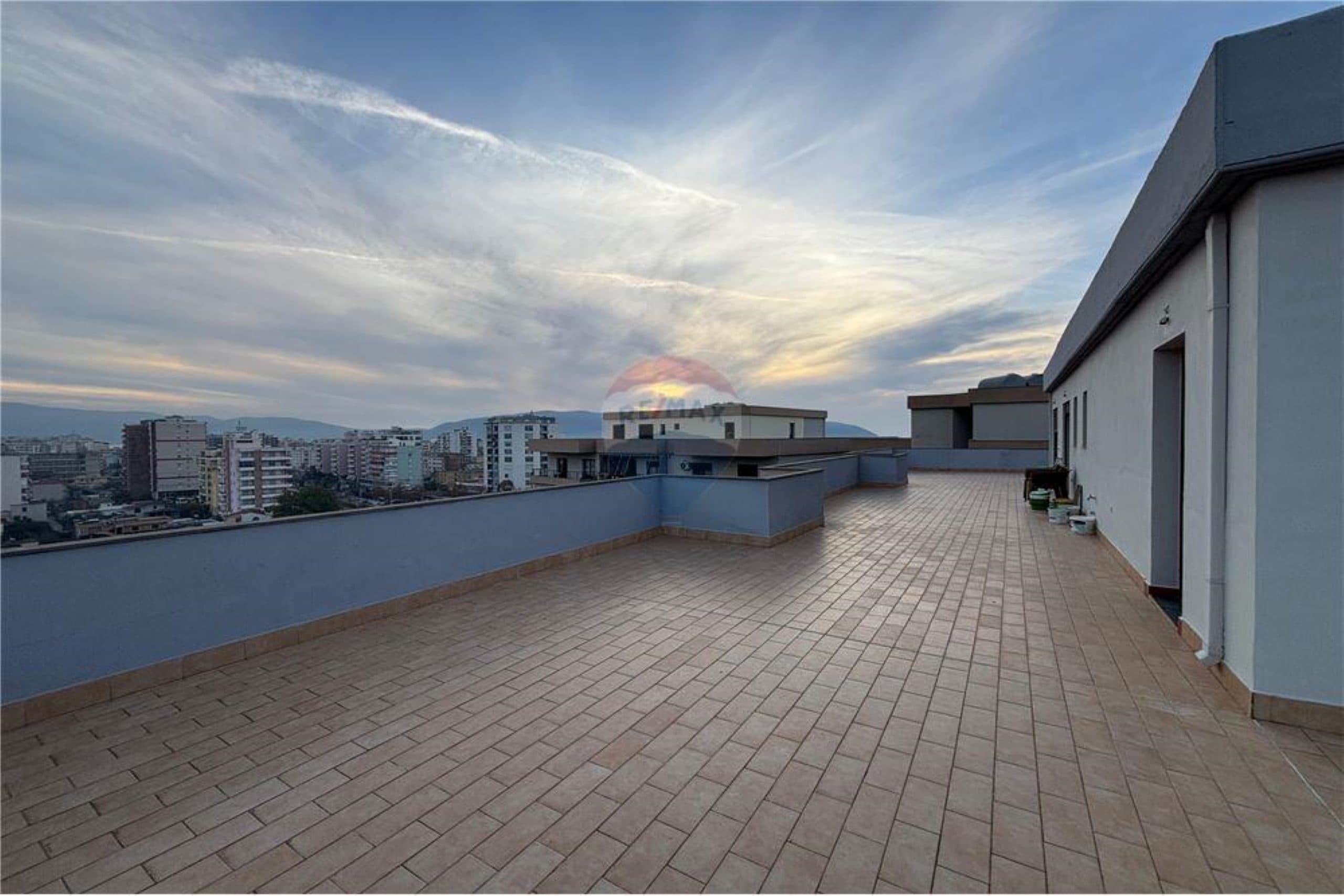 🏙️ PENTHOUSE EKSKLUZIV PËR SHITJE | VLORË