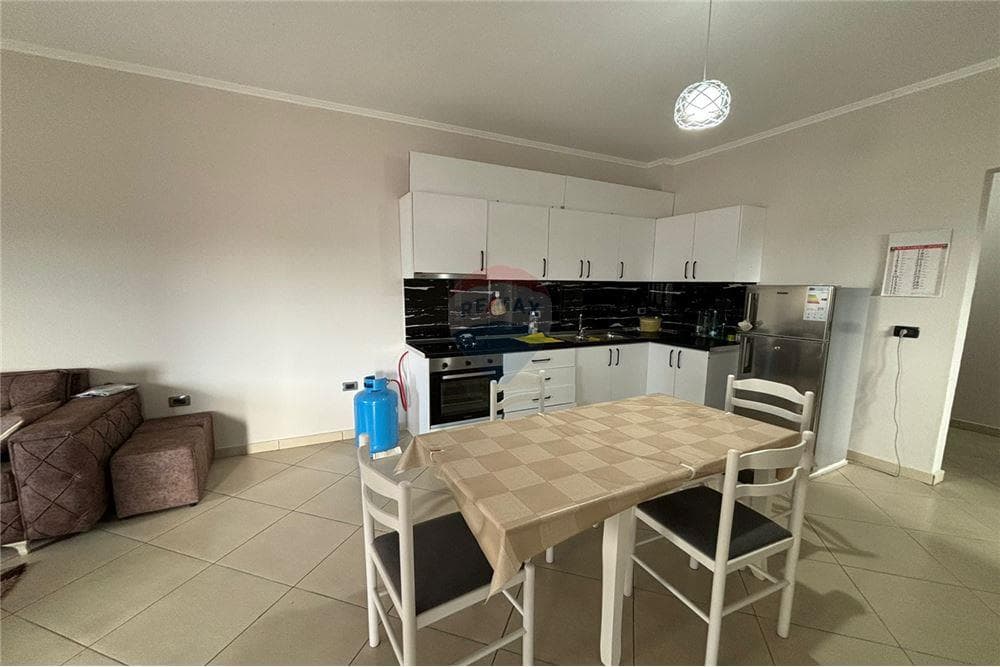 🏡 APARTAMENT 2+1+2 ME QIRA – COBO CENTER, VLORË! 2