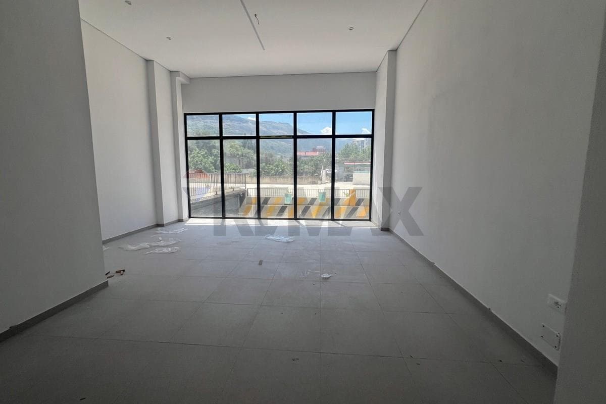 Dyqan - Për Qira - Lungo Mare, Vlorë 4