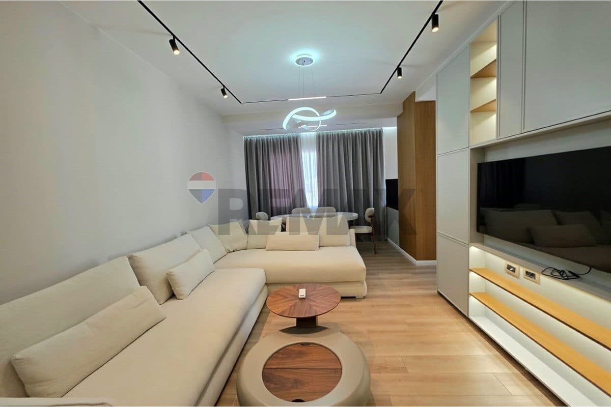 🏡 PENTHOUSE EKSKLUZIV PËR SHITJE – LUNGOMARE, VLORË