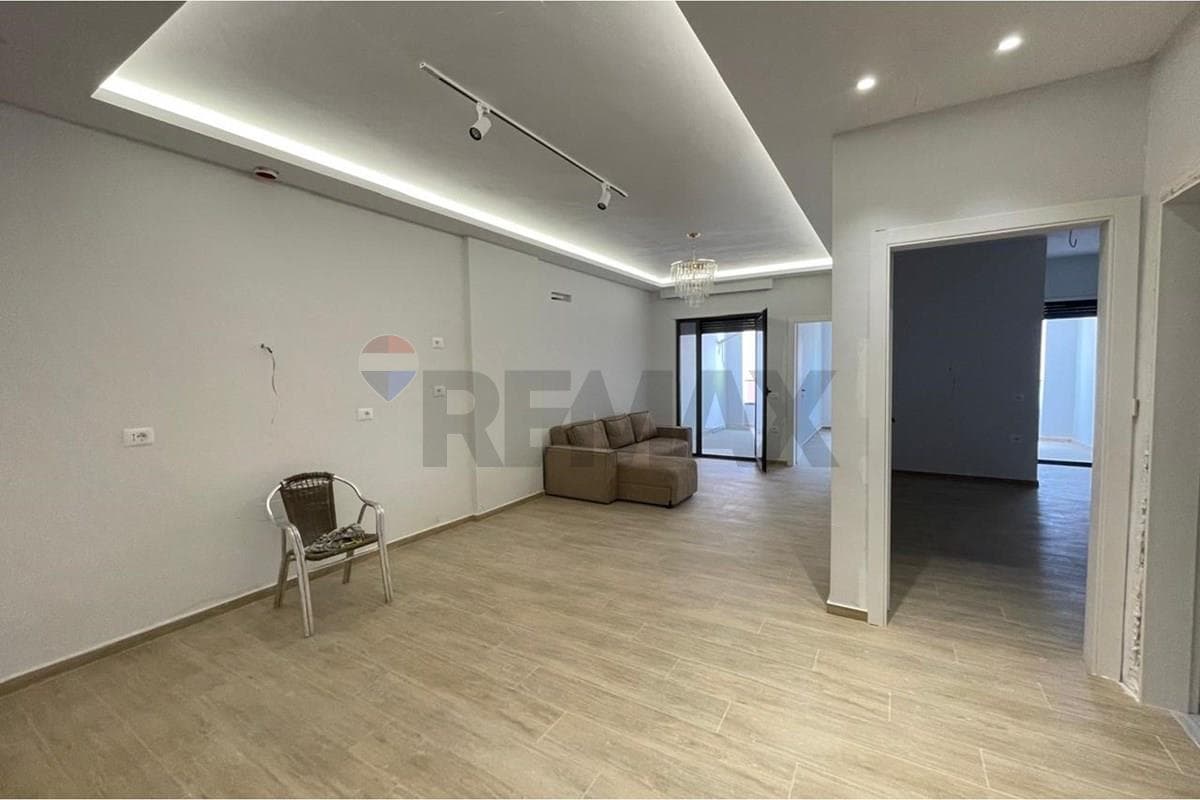 Apartament - Në Shitje - Rruga Lef Sallata, Vlorë 2