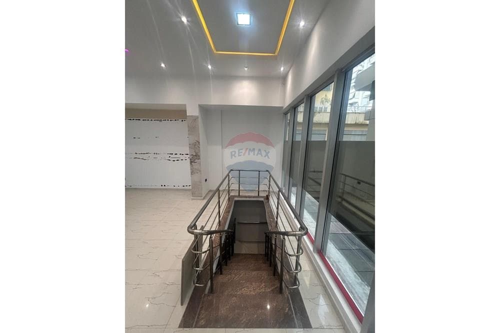 🏢 AMBIENT BIZNESI NË SHITJE NË NJË NGA ZONAT MË TË KËRKUARA TË VLORËS! 2