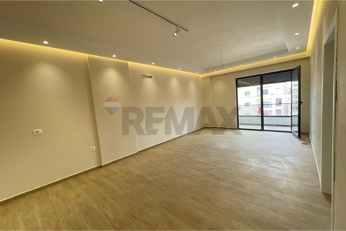 Apartament - Në Shitje - Rruga Lef Sallata, Vlorë 3