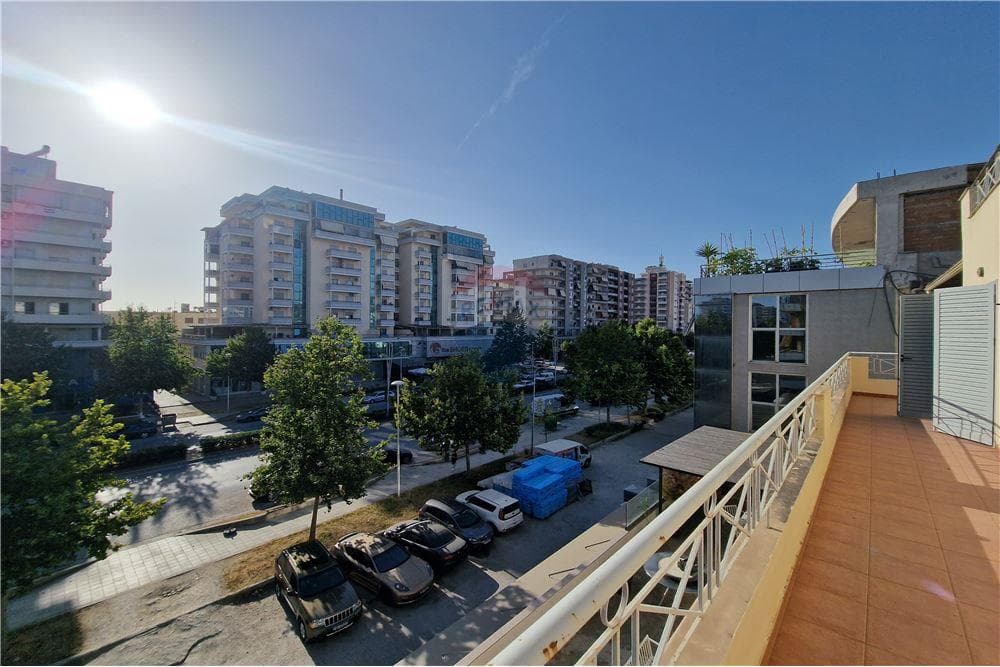 Apartament - Në Shitje - Rruga Gjergj Kastrioti, Vlorë 3