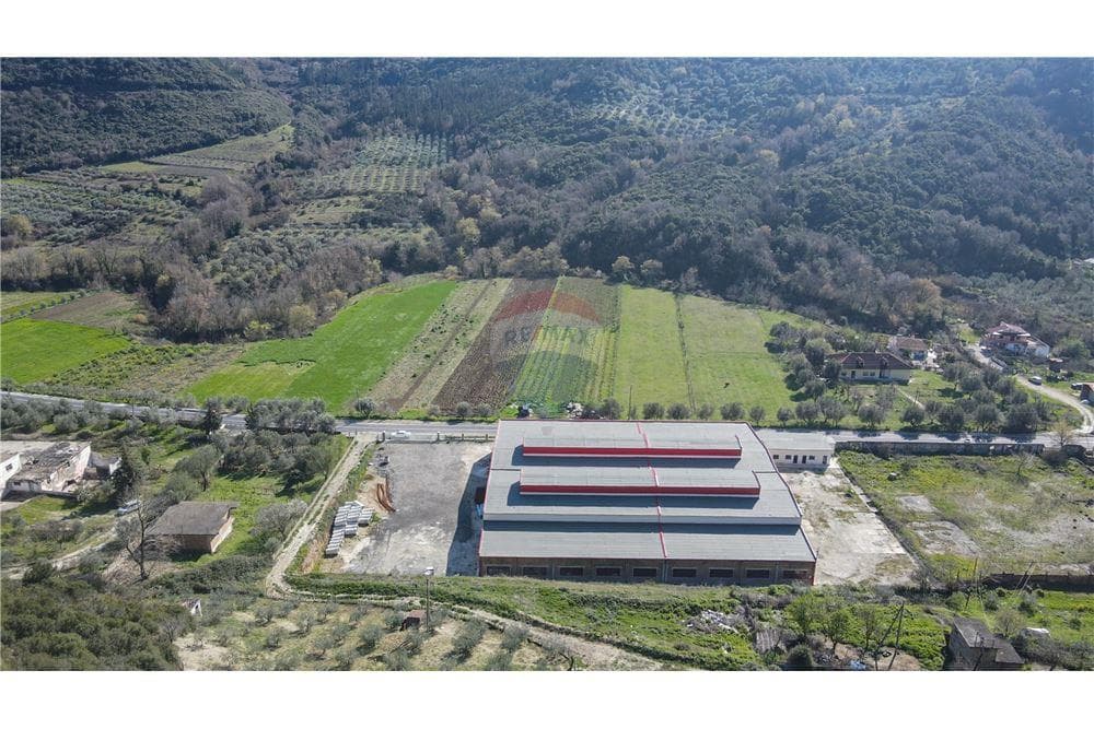 Magazine - Për Qira - Rruga Demokracia, Vlorë