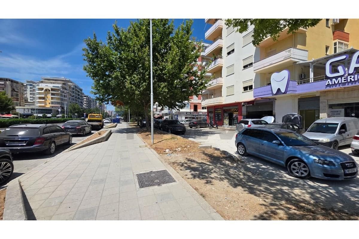 🏢 DYQAN PËR SHITJE – RRUGA GJERGJ KASTRIOTI, VLORË 📍 3