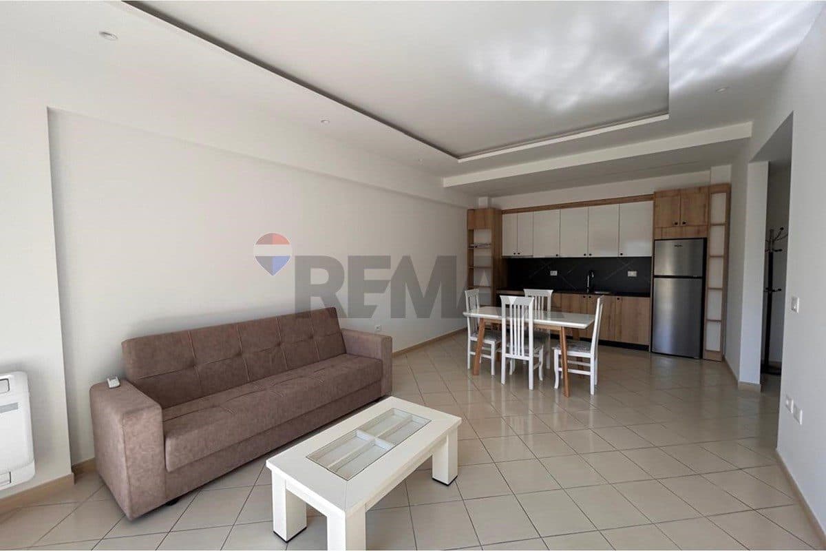 Apartament - Për Qira - Rruga Hasan Kushta, Vlorë 2
